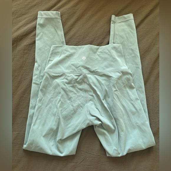 Lululemon // Wunder under leggings 26” luxtreme - Picture 3 of 6